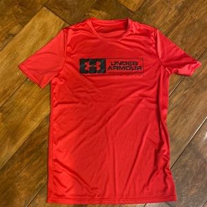Under Armour Mens small red heat gear shirt